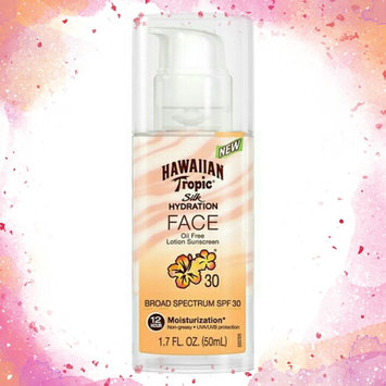 Photo of Hawaiian Tropic® Silk Hydration Weightless SPF 30 Face Sunscreen uploaded by Claudia A.