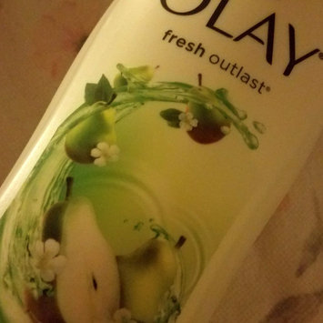 Photo of Olay Fresh Outlast Crisp Pear & Fuji Apple Body Wash uploaded by felicia h.