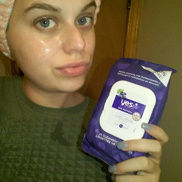 Photo of Yes To Blueberries Cleansing Facial Wipes uploaded by Aliyah S.