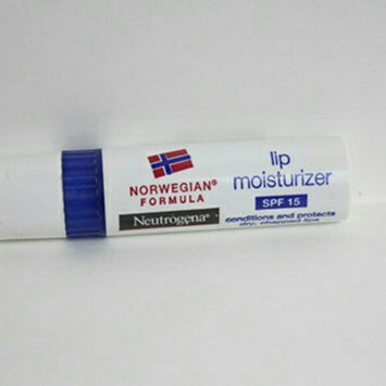 Photo of Neutrogena® Norwegian Formula® Lip Moisturizer with Sunscreen SPF 15 uploaded by Yoli S.