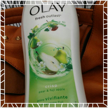 Photo of Olay Fresh Outlast Crisp Pear & Fuji Apple Body Wash uploaded by Shelley G.