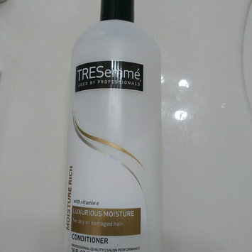 Photo of TRESemmé Moisture Rich Conditioner Luxurious Moisture uploaded by Keimy S.