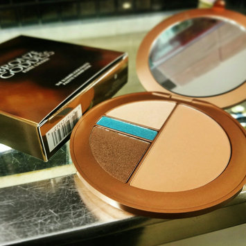 Photo of Estée Lauder Bronze Goddess Powder Bronzer uploaded by Carrigan B.
