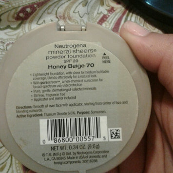 Photo of Neutrogena® Mineral Sheers Loose Powder Foundation uploaded by Daisy H.