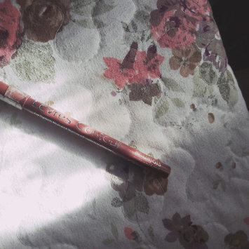 Photo of Bourjois Levres Contour Edition Lip Pencil uploaded by 💕Yasmine👸 J.