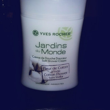 Photo of Yves Rocher - Smoothing Treatment Shampoo Anti-Frizzy Hair 300ml uploaded by hakima a.
