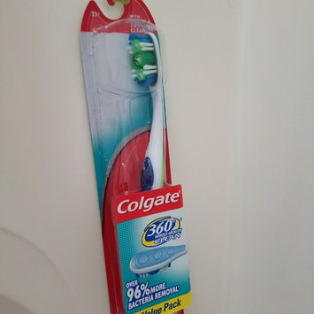 Photo of Colgate® 360°® WHOLE MOUTH CLEAN Toothbrush Medium uploaded by Karla F.