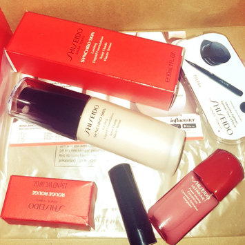Photo of Shiseido Synchro Skin Glow Luminizing Fluid Foundation Broad Spectrum SPF 20 uploaded by Krista P.