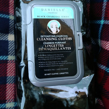 Photo of Detoxfiying Cleansing Face Cloths uploaded by Erica C.