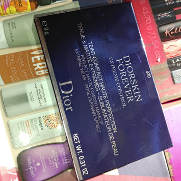 Photo of Dior Diorskin Forever Extreme Control Perfect Matte Powder Makeup uploaded by Elizabeth C.