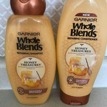 Photo of Garnier Whole Blends Honey Treasures Repairing Shampoo uploaded by Hend B.