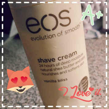 Photo of eos™ Ultra Moisturizing Shave Cream Pomegranate Raspberry uploaded by Monique N.
