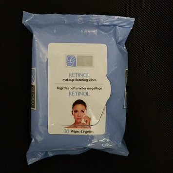 Photo of Global Beauty Care Retinol Makeup Cleaning Wipes uploaded by Luana L.
