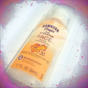 Photo of Hawaiian Tropic® Silk Hydration Weightless SPF 30 Face Sunscreen uploaded by Anya O.