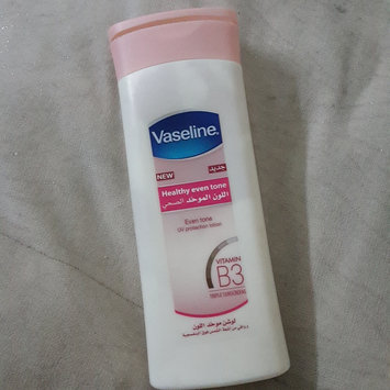 Photo of Vaseline Healthy White Lightening Visible Fairness Lotion uploaded by lotus. b.