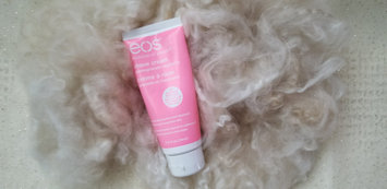 Photo of eos™ Ultra Moisturizing Shave Cream Pomegranate Raspberry uploaded by ♡momof2♡makeup♡smalltowngirl♡ H.