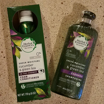 Photo of Herbal Essences Cucumber & Green Tea Foam Conditioner uploaded by Tawny W.