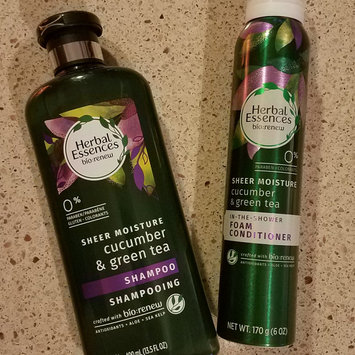 Photo of Herbal Essences Cucumber & Green Tea Foam Conditioner uploaded by Tawny W.