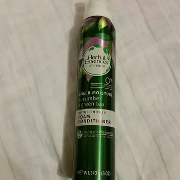 Photo of Herbal Essences Cucumber & Green Tea Foam Conditioner uploaded by Carla P.