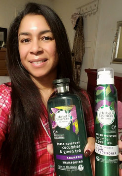 Photo of Herbal Essences Cucumber & Green Tea Foam Conditioner uploaded by janet a.