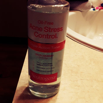 Photo of Neutrogena® Oil-Free Acne Stress Control® Triple-Action Toner uploaded by Sue L.