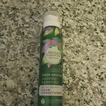 Photo of Herbal Essences Cucumber & Green Tea Foam Conditioner uploaded by Alyson B.