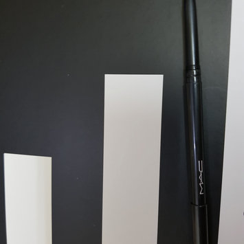 Photo of M.A.C Cosmetics Modern Twist Kajal Liner uploaded by Záarah k.