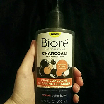 Photo of Bioré Charcoal Acne Clearing Cleanser uploaded by BriAnna 💀.