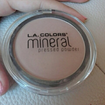 Photo of L.A. Colors Mineral Pressed Powder uploaded by Nadiuska M.