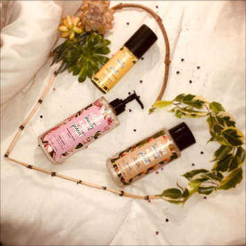 Photo of Love Beauty And Planet Bountiful Moisture Murumuru Butter & Rose Body Wash uploaded by Koraima P.
