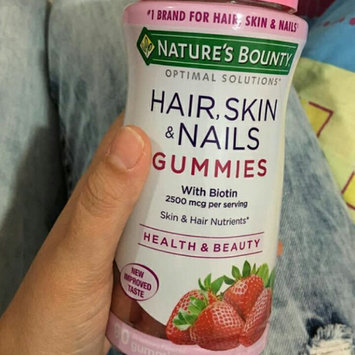 Photo of Nature's Bounty Hair, Skin & Nails Gummies uploaded by YAILIN PAOLA M.