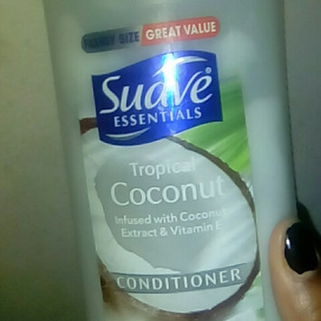 Photo of Suave® Essentials Tropical Coconut Conditioner uploaded by Sandyeli S.