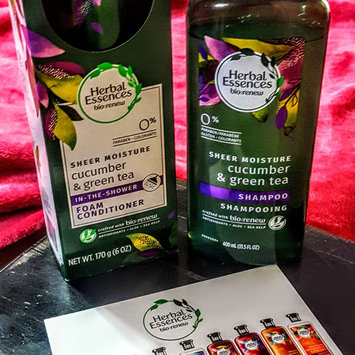 Photo uploaded to Herbal Essences Cucumber & Green Tea Foam Conditioner by Robin P.