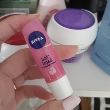 Photo of NIVEA Soft Rose Lip Balm uploaded by Vani Ledesma L.