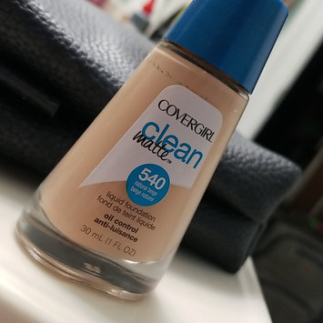 Photo of COVERGIRL Clean Matte Liquid Foundation uploaded by Gabriela N.