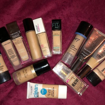 Photo of COVERGIRL Clean Matte BB Cream uploaded by yerlin h.