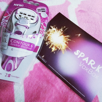 Photo of Pure Silk Contour 6 Premium Disposable Razors uploaded by Lorena N.