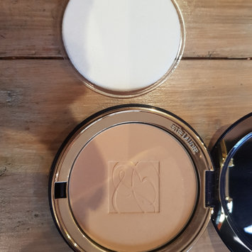 Photo of Estée Lauder Lucidity Translucent Pressed Powder uploaded by Nicole W.