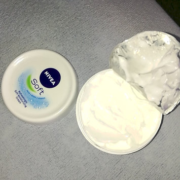 Photo of NIVEA Refreshingly Soft Moisturizing Cream uploaded by Helena R.