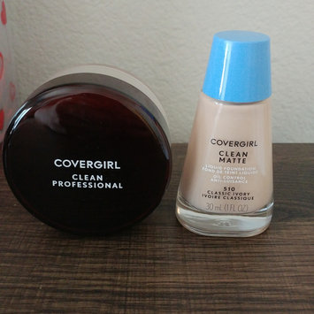 Photo of COVERGIRL Clean Matte Liquid Foundation uploaded by Melissa B.