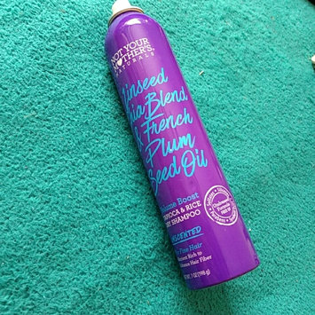 Photo of Not Your Mother's® Naturals Linseed Chia Blend & French Plum Seed Oil Volume Boost Tapioca & Rice Dry Shampoo uploaded by Cat B.