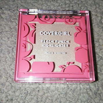 Photo of COVERGIRL Peach Punch Highlighter uploaded by Lissette O.