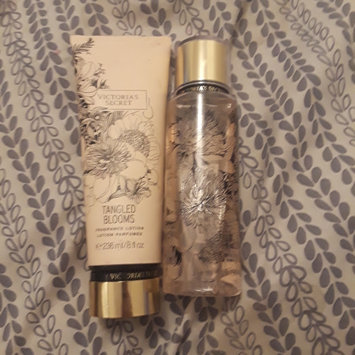 Photo of Victoria's Secret Untamed Tangled Blooms Fragrance Mist uploaded by yolimar s.