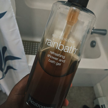 Photo of Neutrogena® Rainbath® Refreshing Shower and Bath Gel - Original uploaded by June B.