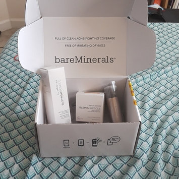 Photo of bareMinerals Blemish Rescue Skin-Clearing Loose Powder Foundation uploaded by Ariel V.