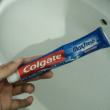 Photo of Colgate® MaxFresh® with WHITENING MINI BREATH STRIPS Toothpaste Cool Mint uploaded by tunisienne t.