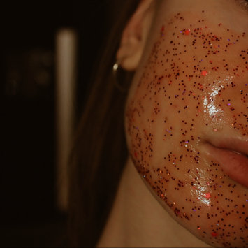 Photo of Too Faced Glow Job Radiance-Boosting Glitter Face Mask uploaded by ππππ’ππ§π π.