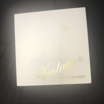 Photo of Jessica Liebeskind Illuminating Face Highlighter uploaded by Heba S.