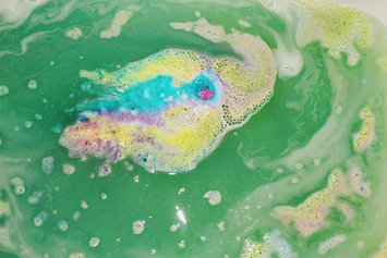 Photo of LUSH The Experimenter Bath Bomb uploaded by Emily C.