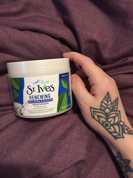 Photo of St. Ives Renewing Collagen Elastin Moisturizer uploaded by Lexi G.